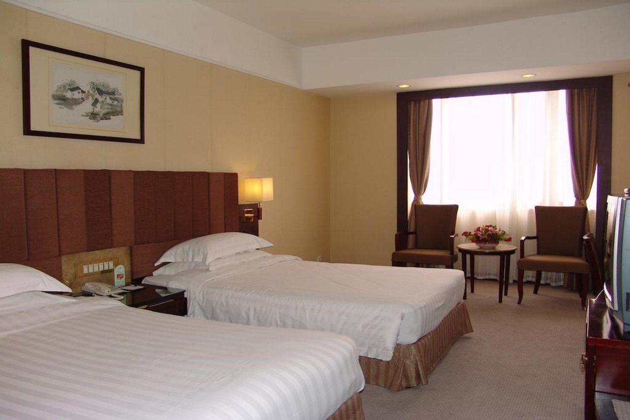 Guangyong Lido Hotel Guangzhou Room photo